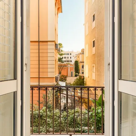 Vatican Lovely 2br With Terrace דירה *